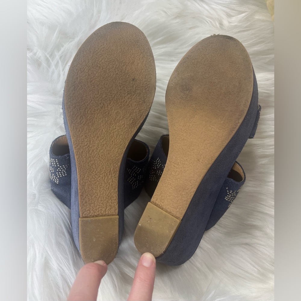 Jack Rogers Margaux Suede Studded Wedge Sandals Denim Navy Blue size 8 shoes - Picture 8 of 9